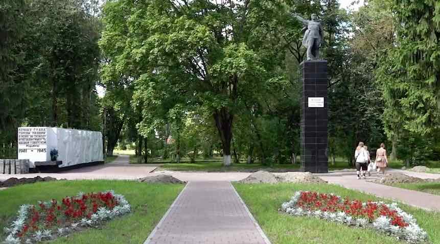 В Бежицком районе Брянска благоустроят памятники за 35 млн рублей