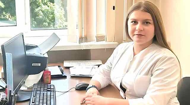 В Мглинской больнице Брянской области работает новая медсестра