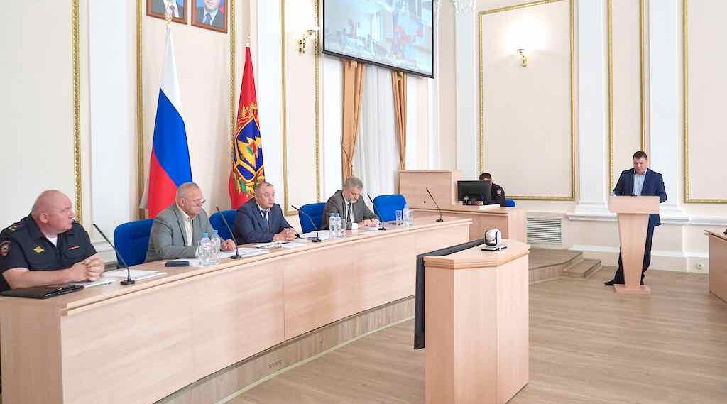 В Брянской области обсудили подготовку образовательных учреждений к 1 сентября