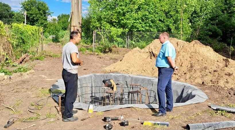 В Комаричском районе строят новую водонапорную башню