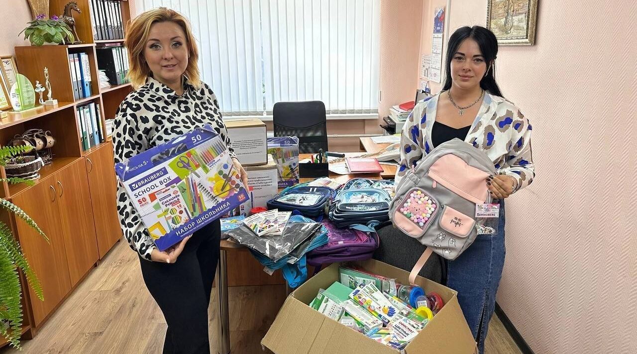 Брянские волонтёры помогли детям из социального центра