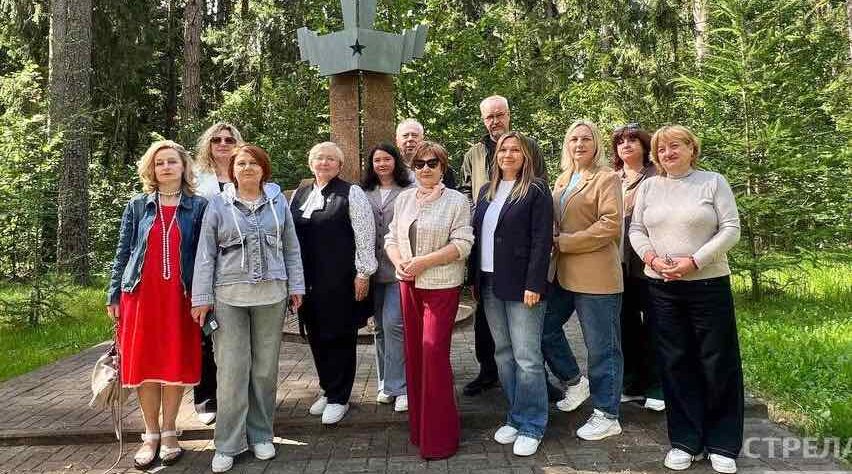 В Брянске почтили память военных журналистов к 84-летию фронтовой газеты