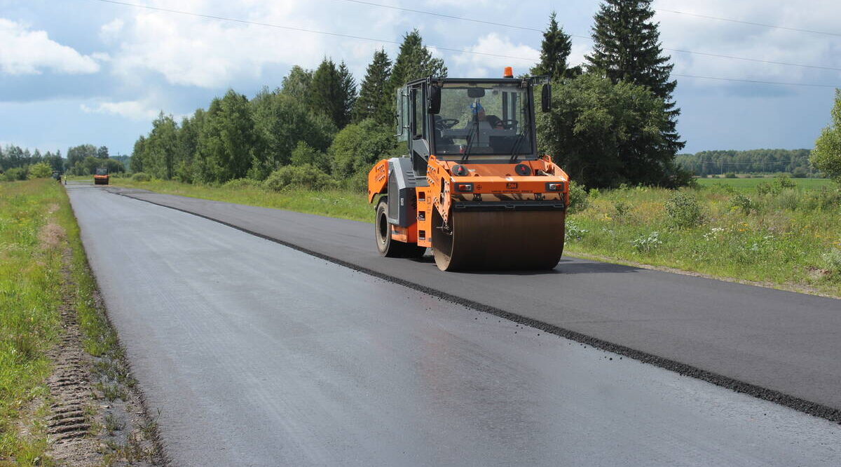 В Суземском районе ремонтируют трассу «Украина – Суземка»