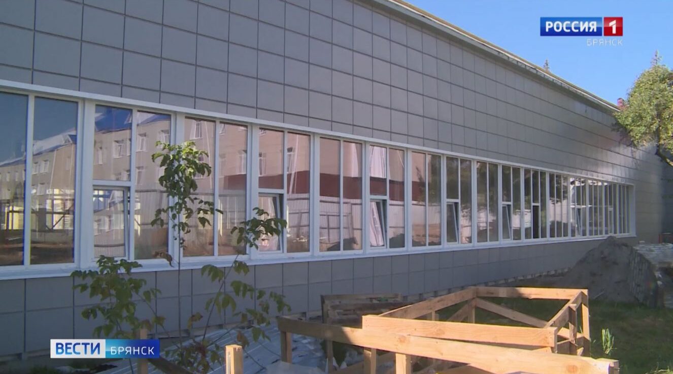 В Брянске продолжается благоустройство спортивных объектов