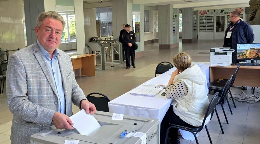 На выборы губернатора Брянщины пришёл лидер общественной организации Пётр Тарико