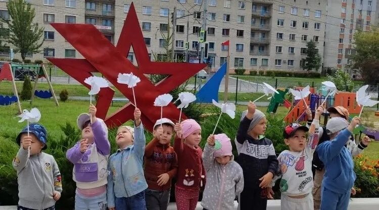 Брянские дошкольники стали участниками акции «Голубь мира»