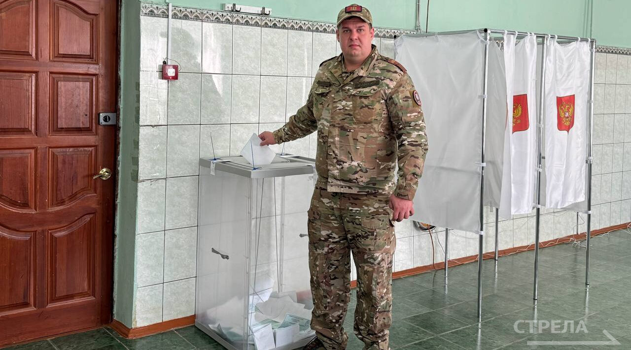 В посёлке Белые Берега проголосовал участник программы «Брянские Герои» Эдуард Кленичев