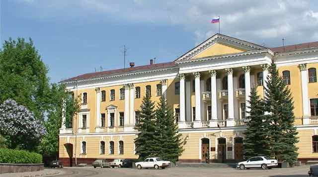 Трое брянских аграриев получили звание заслуженных работников