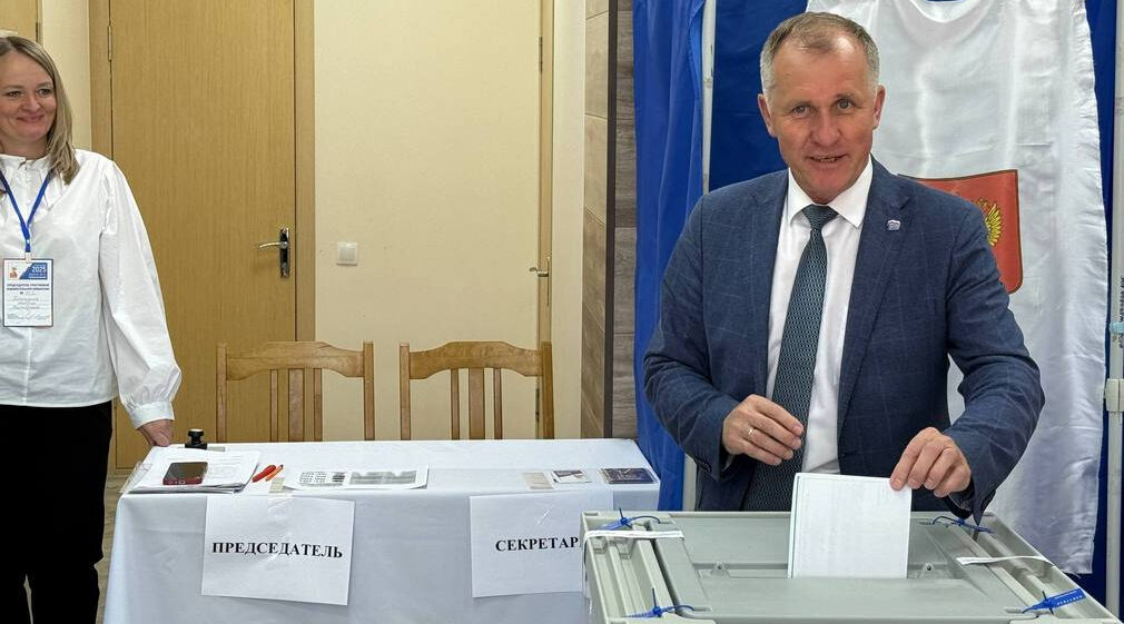 Глава Брянской городской администрации Александр Макаров принял участие в выборах