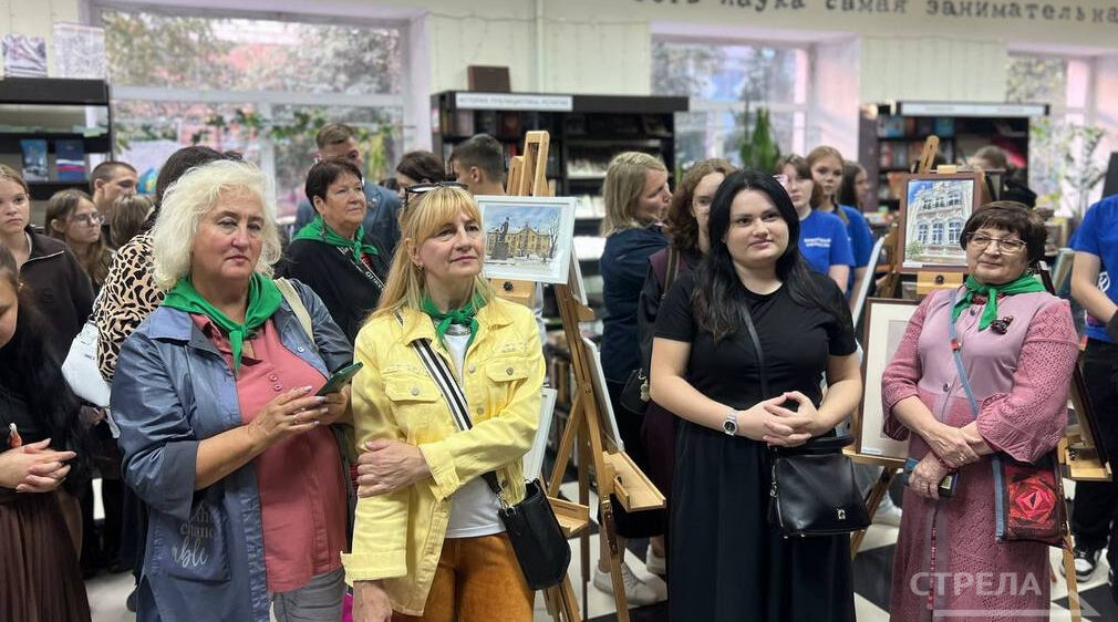 В «Брянсккниге» открылась выставка молодых художников