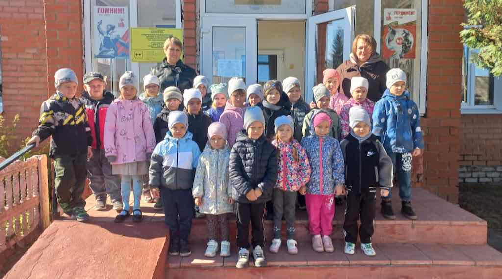 Комаричских дошкольников познакомили с библиотекой