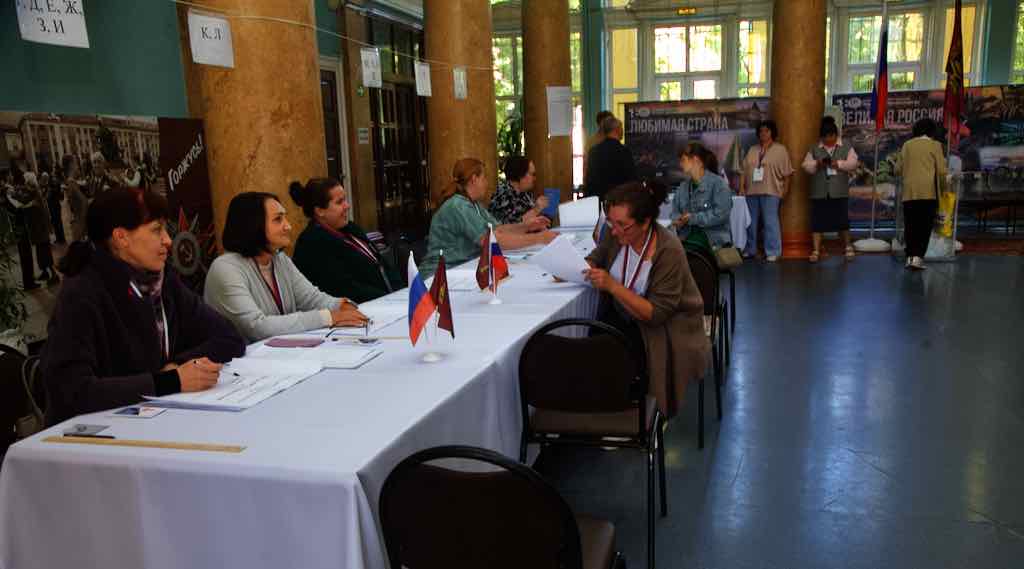 Выборы губернатора Брянской области: высокая явка и подарки юным избирателям