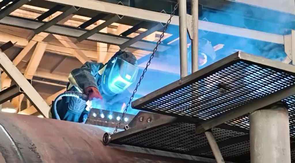 Богомаз наградил лучших инженеров Брянской области