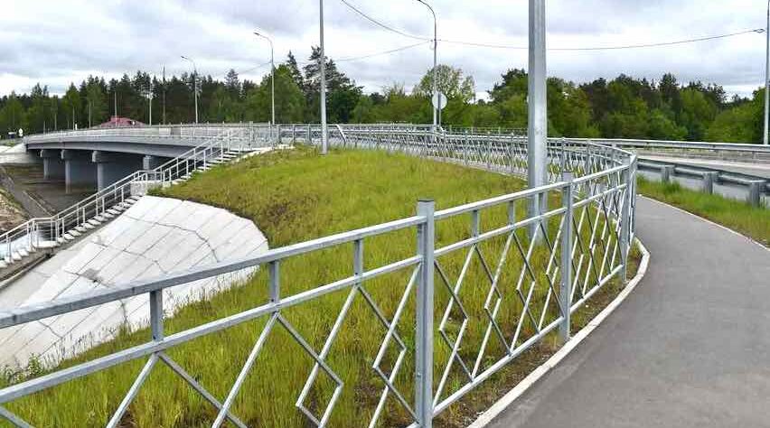 В Сураже открыли мост через Ипуть и благоустроили дворы