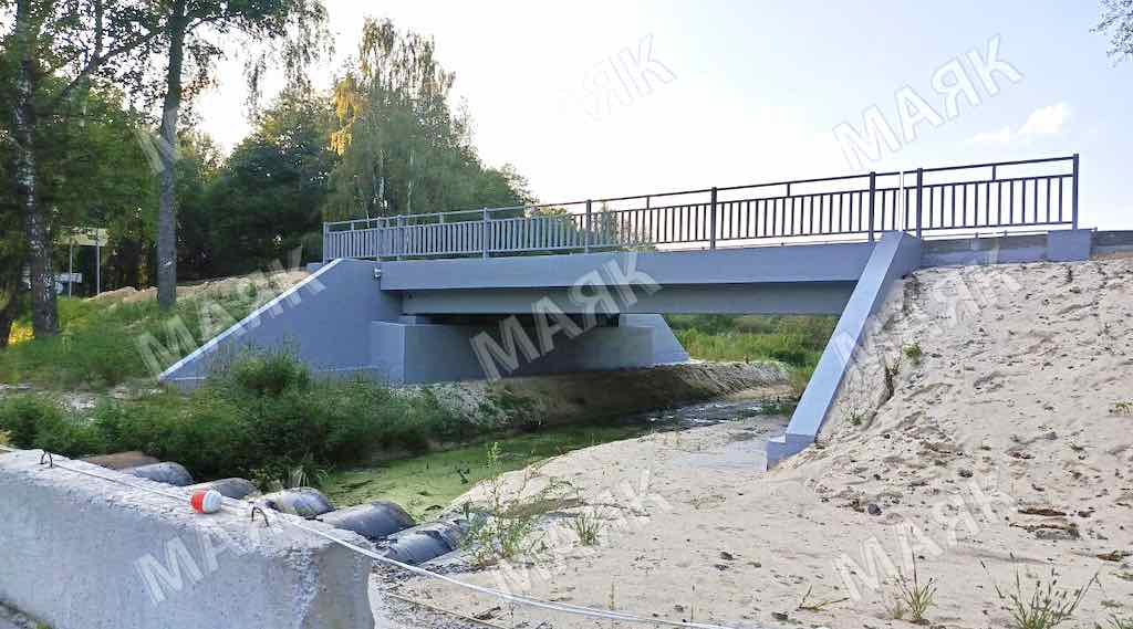 В Новозыбковском округе завершают ремонт моста через ручей у села Журавка