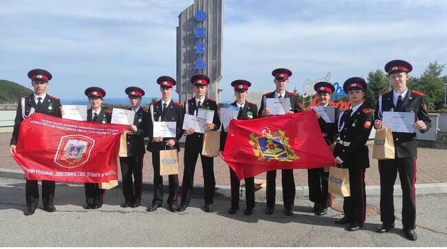 Брянские кадеты участвуют в смене «Служить России»