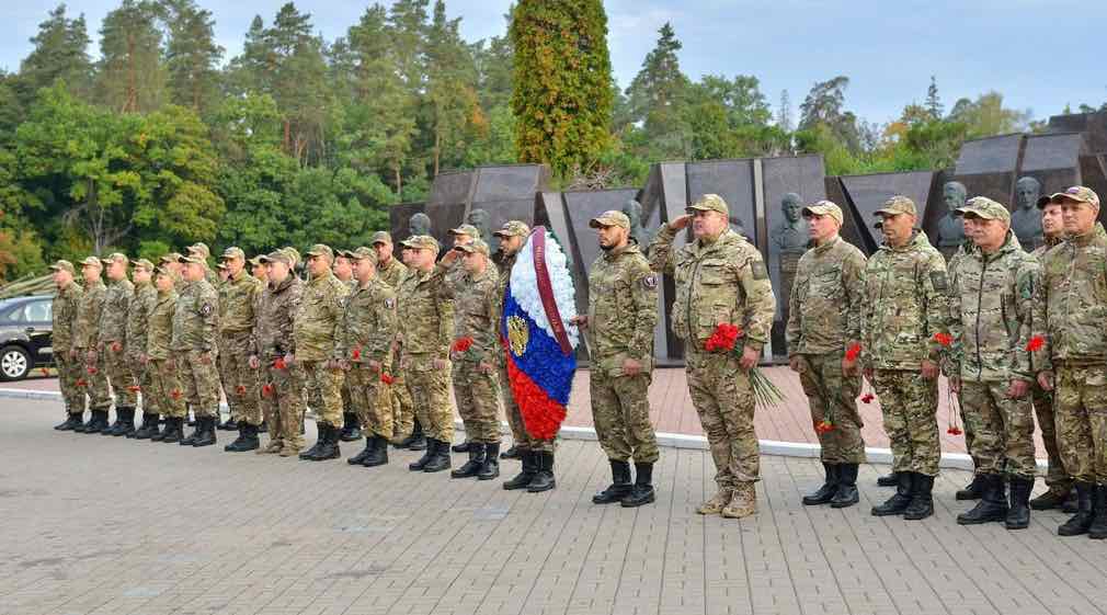 Бойцы «БАРС-Брянск» почтили память освободителей