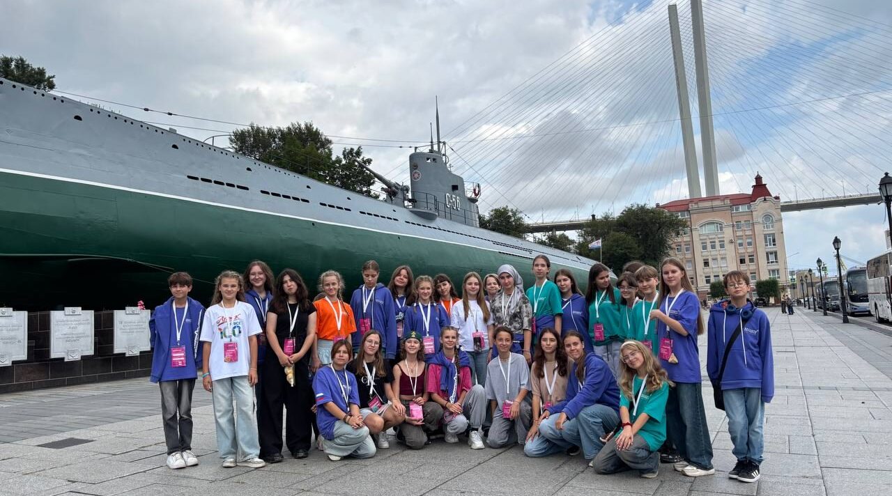 Брянские школьники проехали на поезде по стране