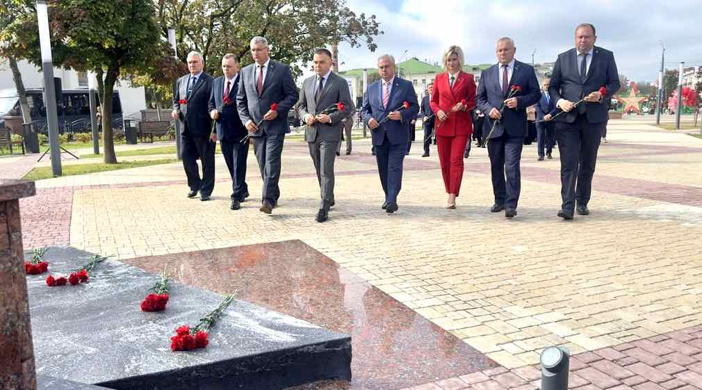 Валентин Суббот представляет Брянщину на экономическом форуме в Гомеле