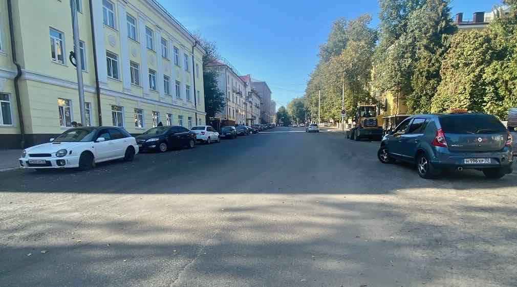 В Брянске ремонтируют улицу Горького по нацпроекту