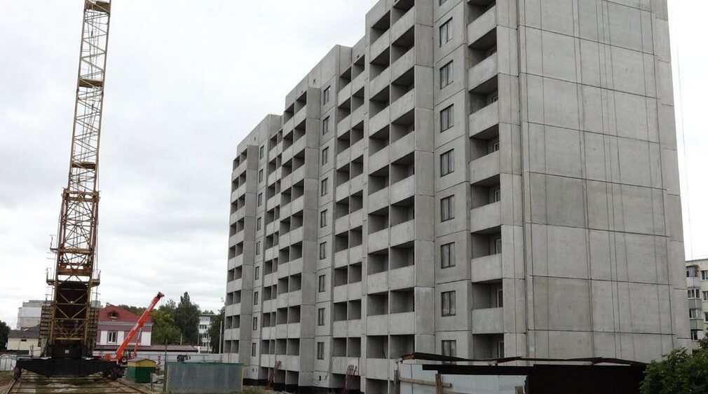 В Брянске завершают строительство дома с социальными квартирами