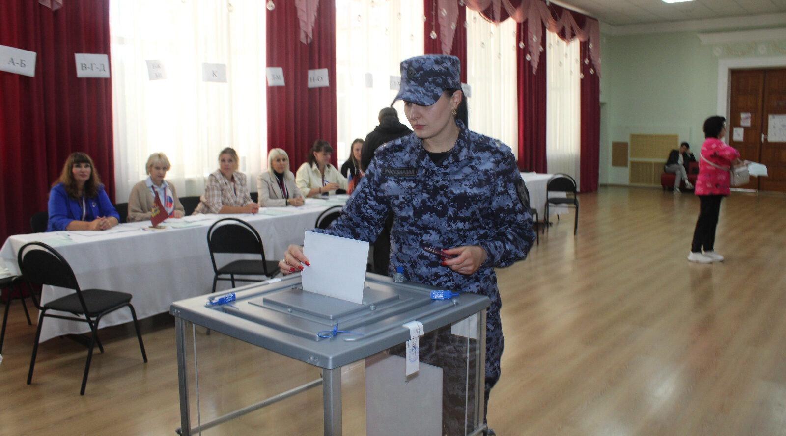 В Брянске проголосовали сотрудники Росгвардии