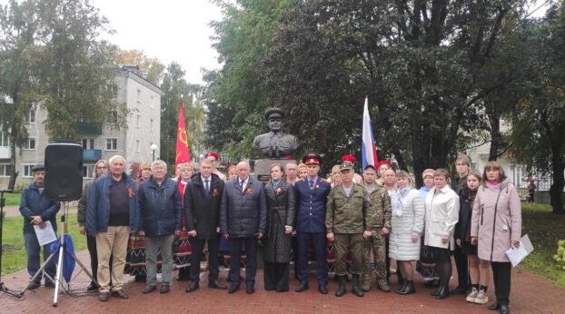 В Трубчевске прошёл митинг посвящённый подвигам советских солдат