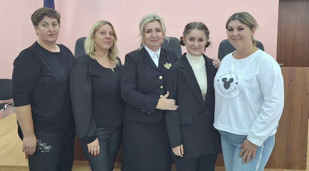 В Брянской области спустя 14 лет воссоединились мать и дочь