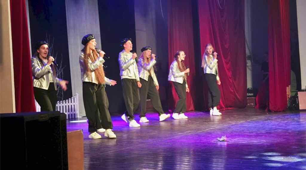 В брянской Жуковке представили музыкальную программу к 130-летию Есенина