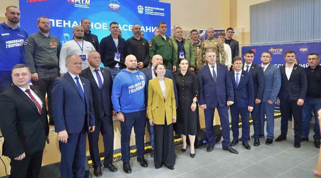 Александр Богомаз обсудил с молодыми аграриями развитие АПК