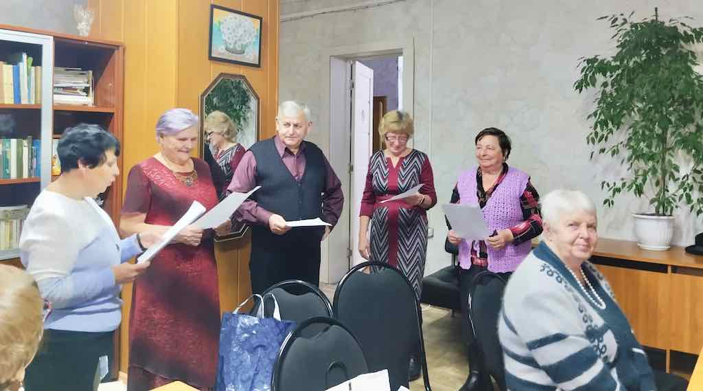 В Карачевской библиотеке прошёл вечер для участников «Активного долголетия»