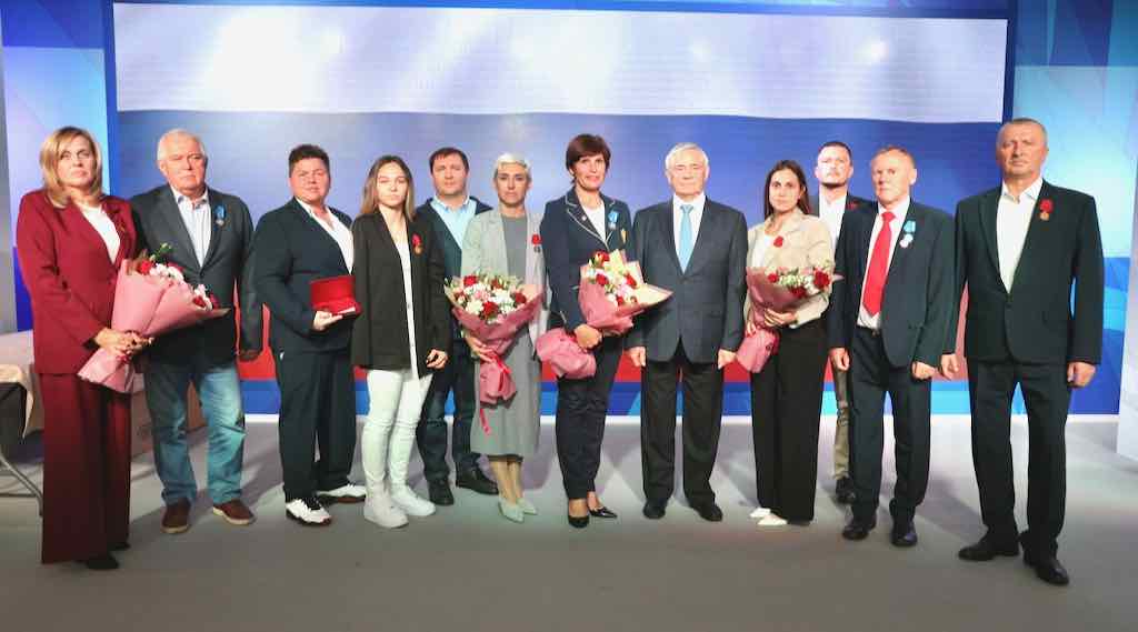 Министр спорта России вручил госнаграды брянским паралимпийцам и их тренерам