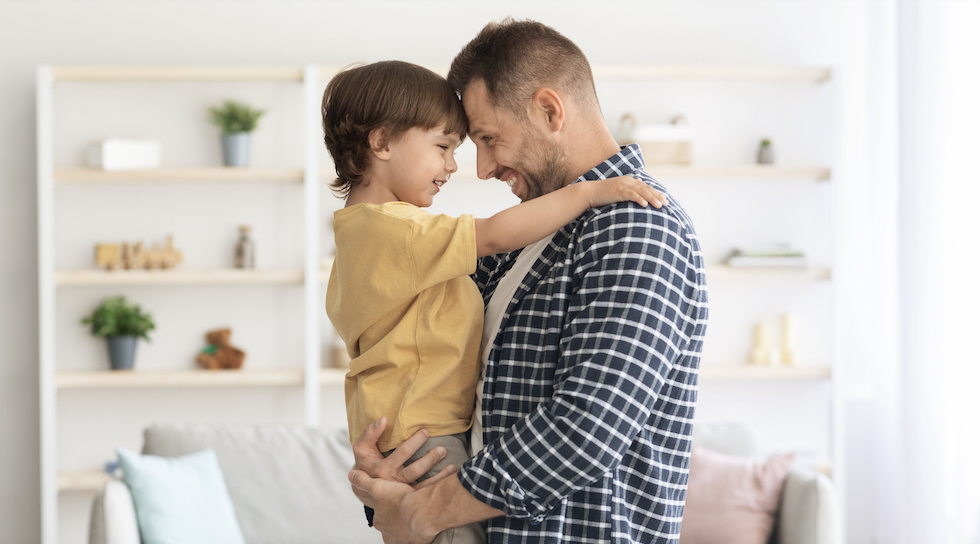 Брянцев пригласили поучаствовать в семейном флешмобе «Мой папа — пример и опора!»