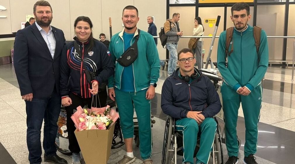 Брянских паралимпийцев поздравил губернатор