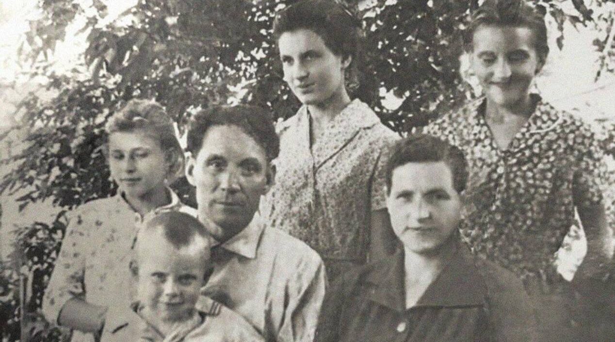 Брянский губернатор поздравил жителей региона с Днём отца