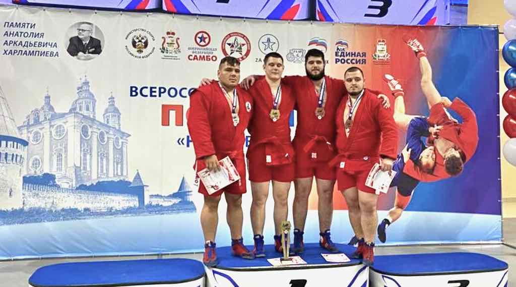 Брянские самбисты взяли медали на турнире в Смоленске