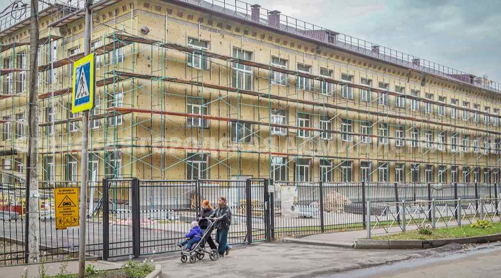 В брянской школе № 42 полным ходом идет капитальный ремонт