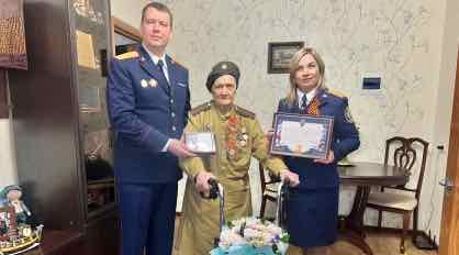 Сотрудники СК устроили концерты для брянских ветеранов