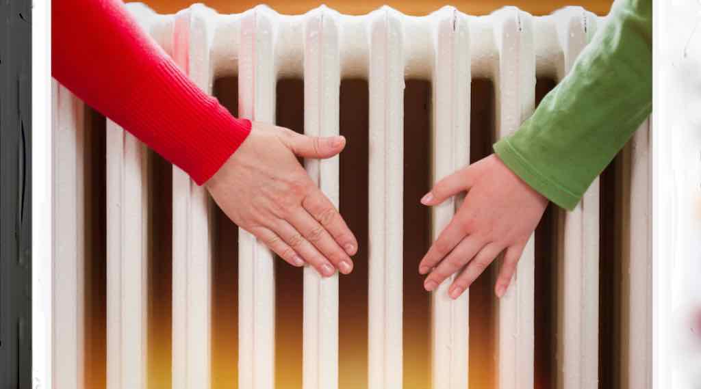 Запуск отопления в Брянске: куда обращаться жителям