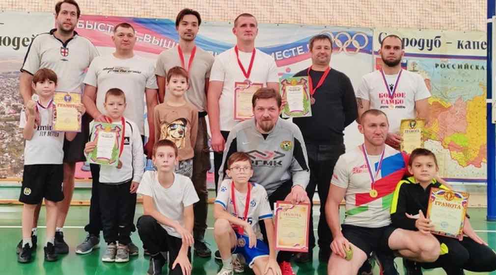 В Стародубе отцы соревновались в спортивных дисциплинах