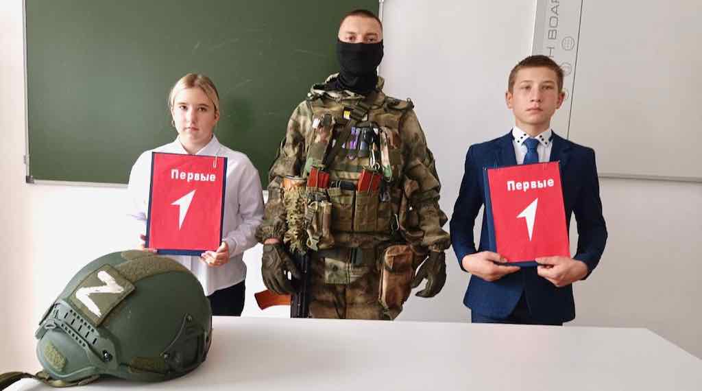 Ученики Стародуба пообщались с военным из СВО
