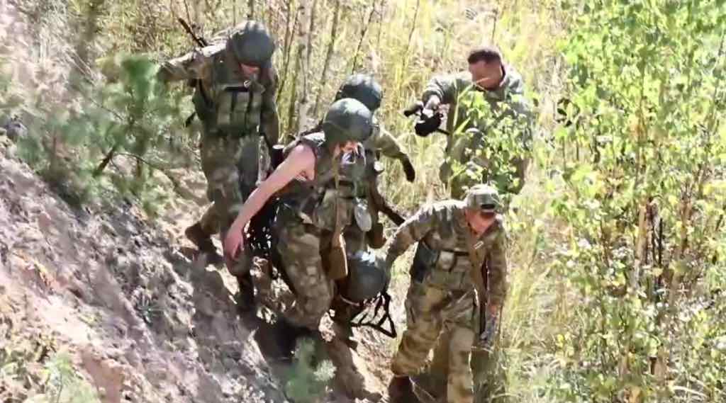 Юные патриоты прошли «Тропу героев» в Брянской области