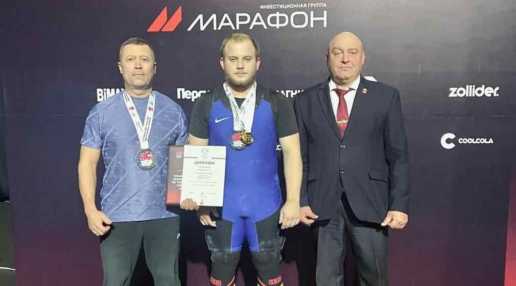 Брянский тяжелоатлет победил на первенстве России