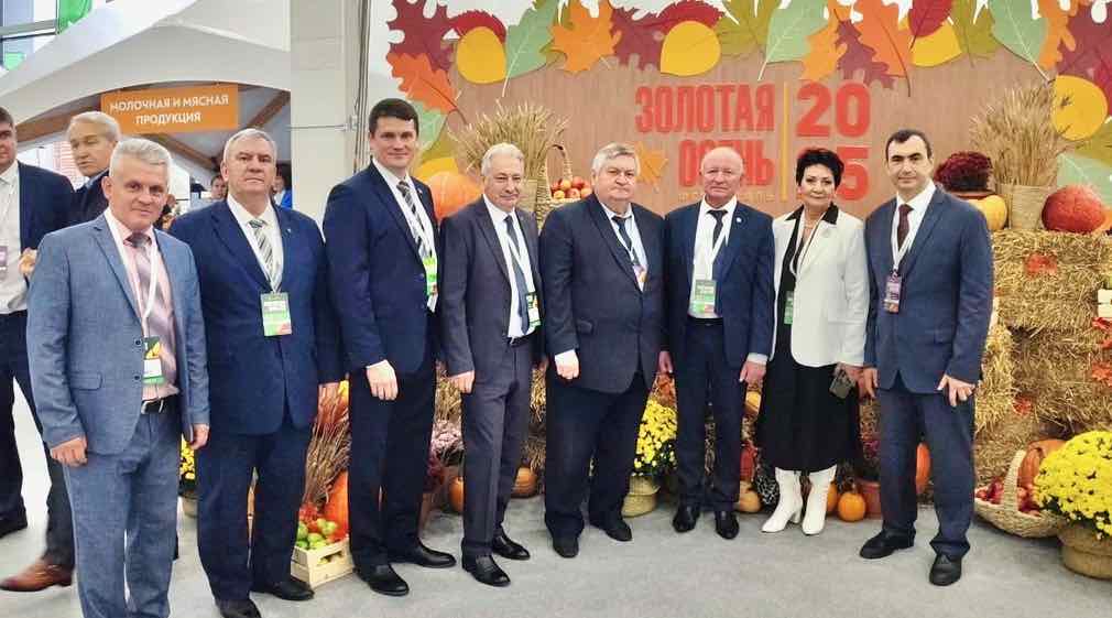 Делегация Брянской области участвует в выставке «Золотая осень»