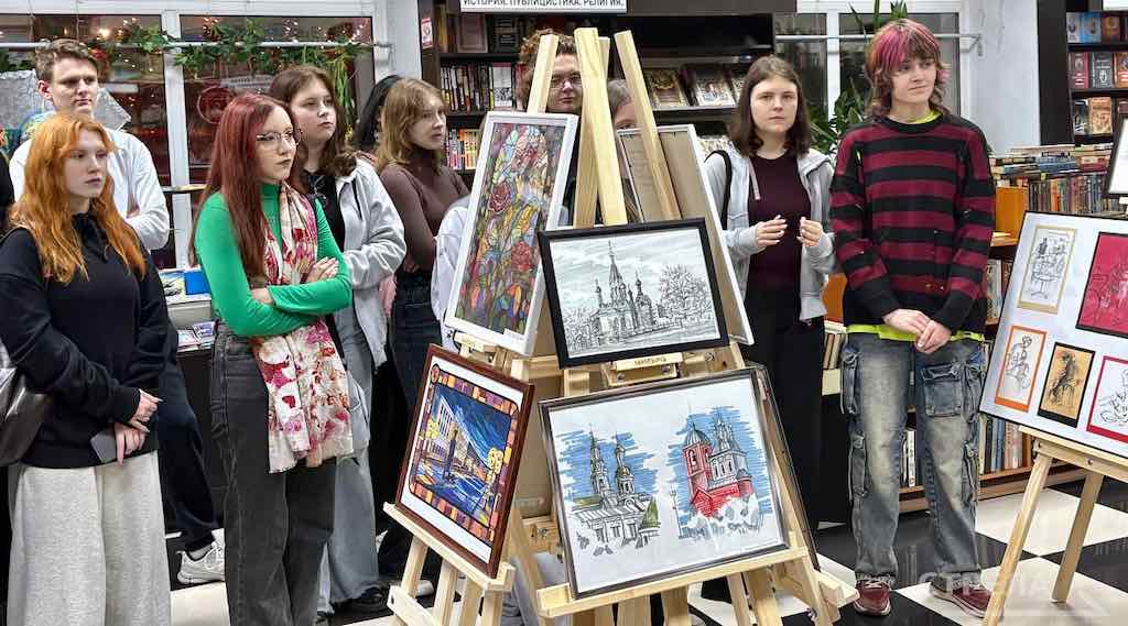 В Брянске открылась выставка молодых художников «Без формата-2»