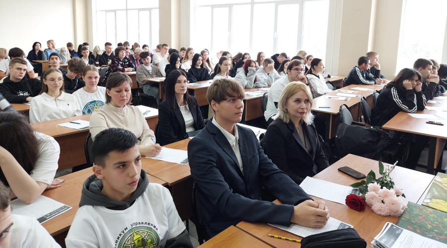 Брянские студенты приняли участие в Большом этнографическом диктанте