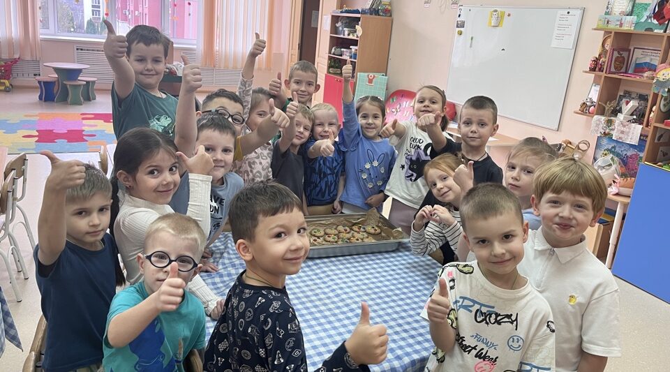 Дошкольники попробовали себя в роли кондитеров