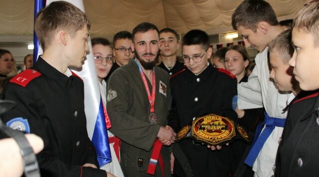 Мастер-класс от чемпиона мира по рукопашному бою прошёл в Стародубе