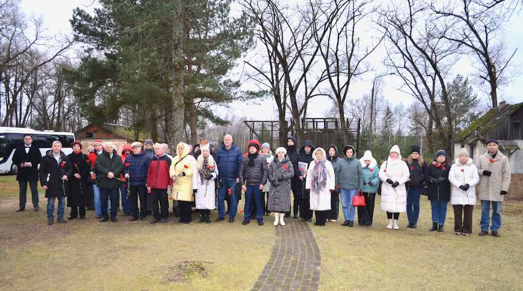 В Брянске прошел митинг памяти в мемориальном комплексе «Дулаг-142»