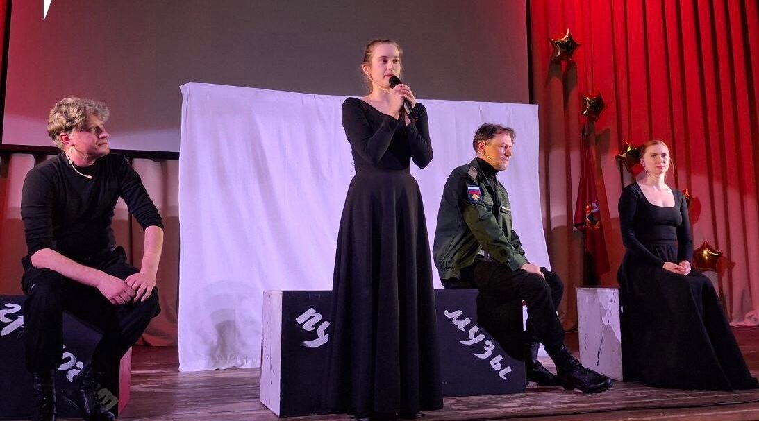 Для школьников состоялся показ спектакля актрисы Брянского областного театра юного зрителя